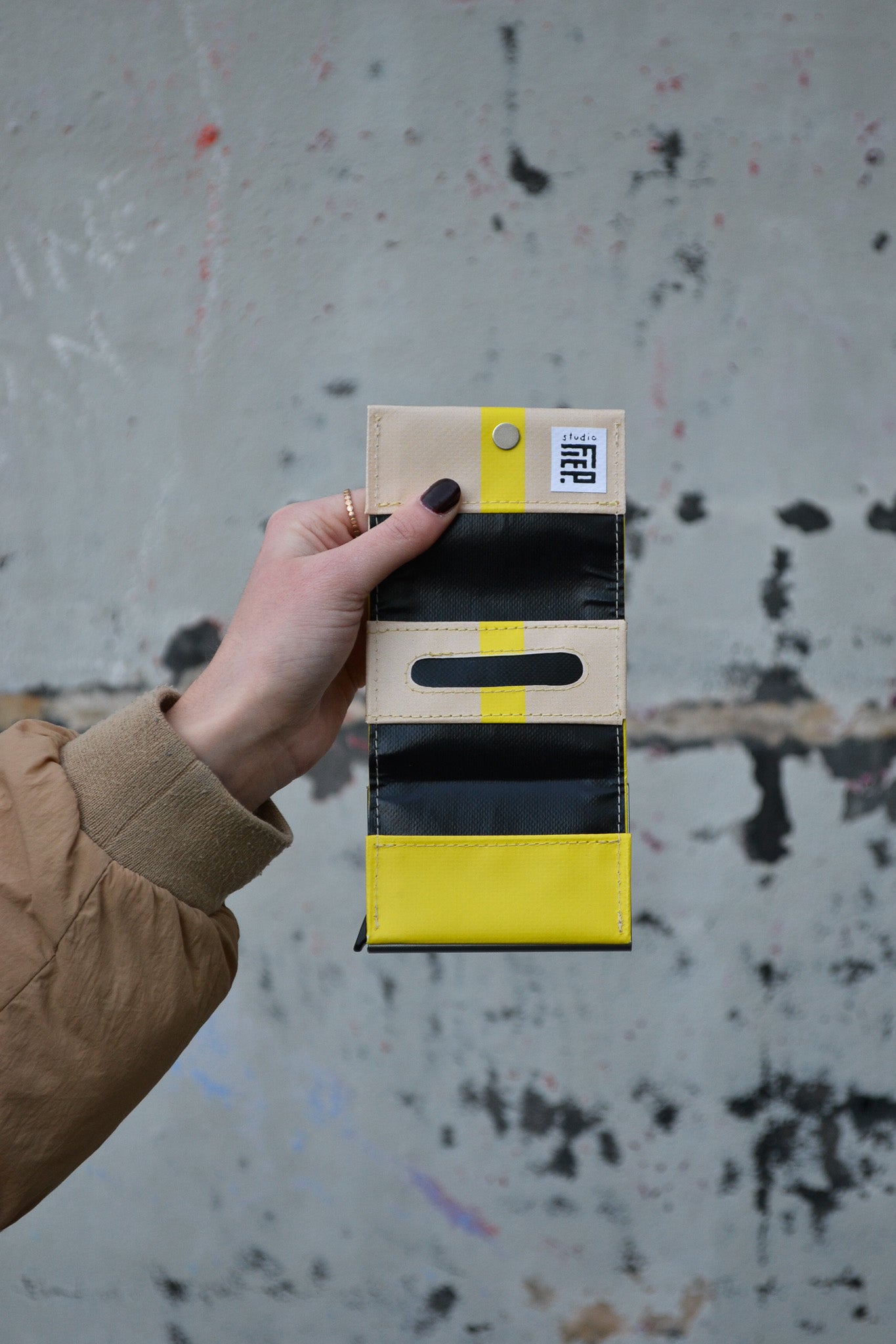 Cardholder yellow/pink DDW2023