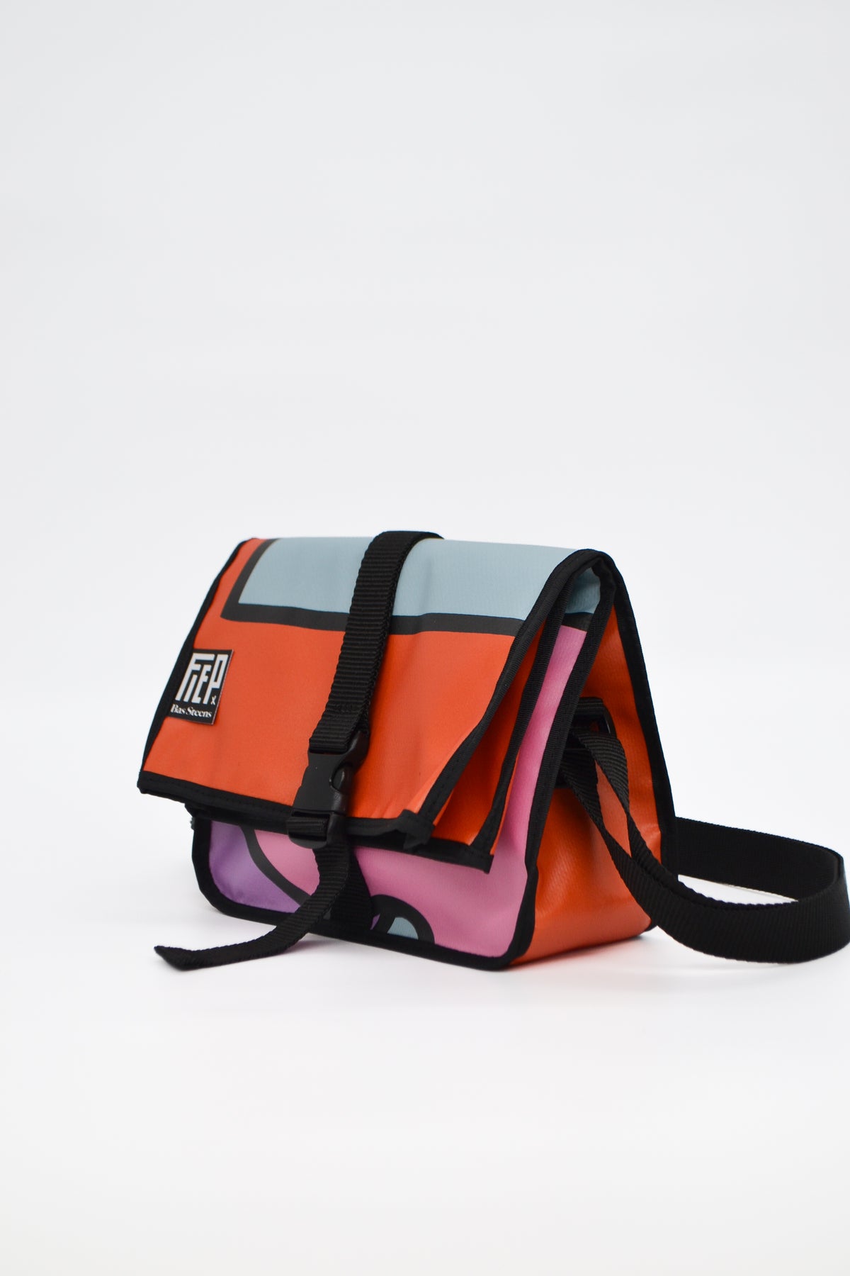 TIES (BAS STEENS X STUDIO FIEP)